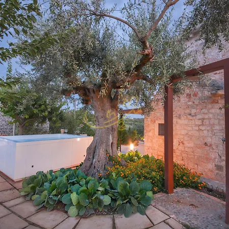 Td Torretta San Procopio Stone House With Pool * Castellana Grotte